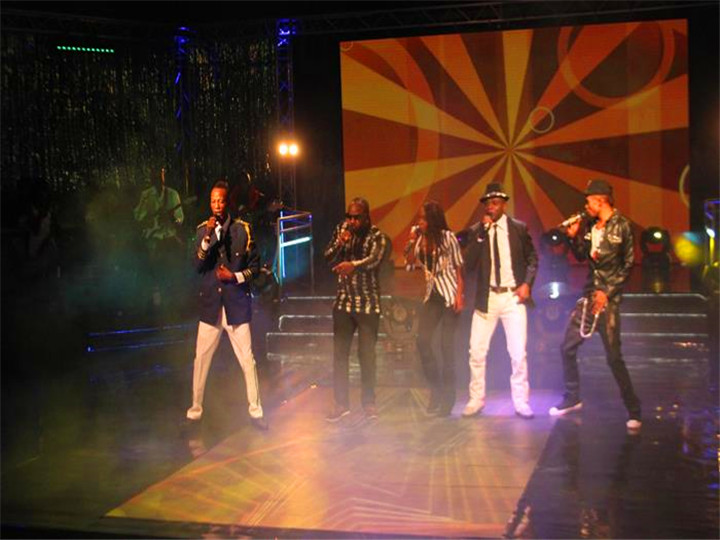 Ecran LED Dance Floor pentru emisiuni TV (concurs de cântări) în Republica Congo