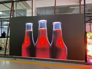 P1.2 Ecran LED cu pas fin în Europa